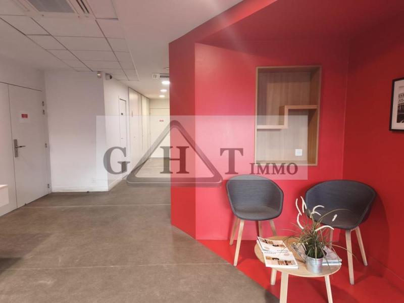 Entrepôt - 1 240 m²