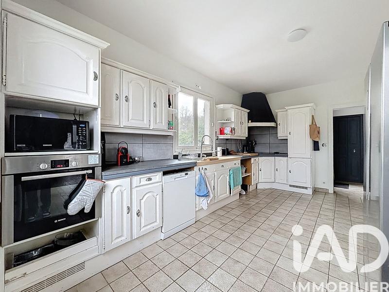 Maison - 202 m² - 7 pièces