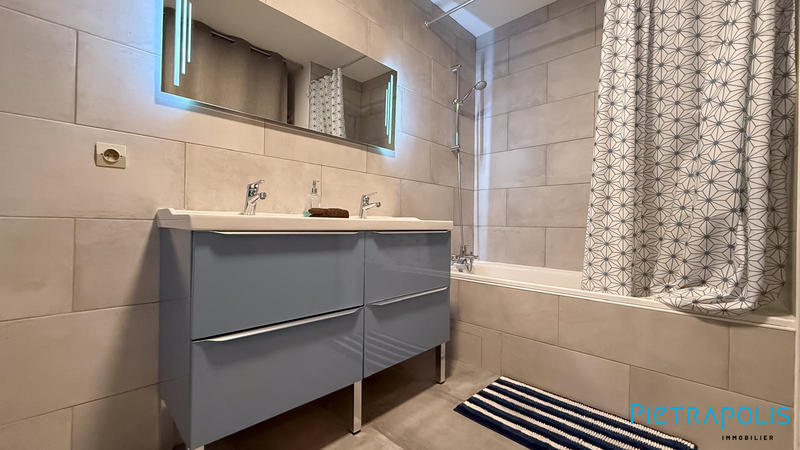 Appartement - 84 m² - 3 pièces