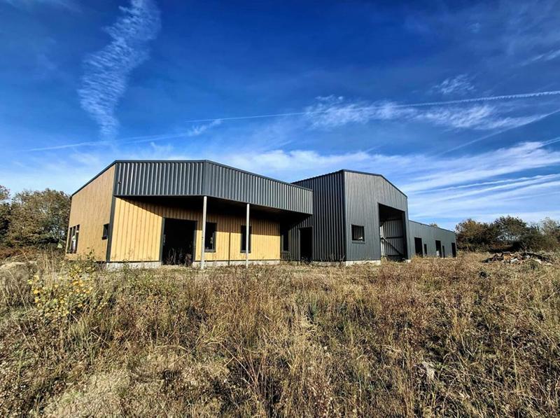 Terrain industriel - 3 596 m²