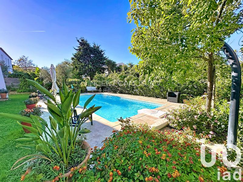 Maison - 259 m² - 8 pièces