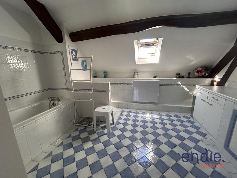 Maison - 187 m² - 10 pièces