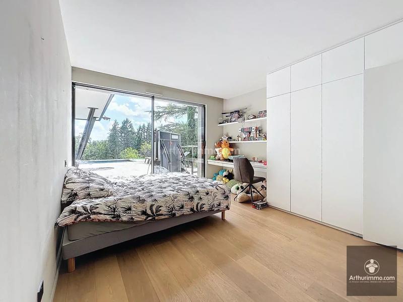 Maison - 260 m² - 6 pièces