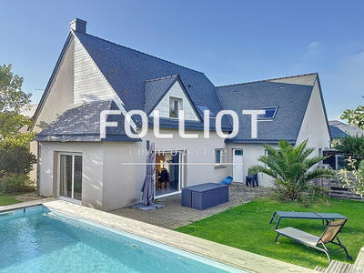 Maison - 230 m² - 7 pièces