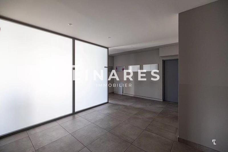 Bureau - 117 m² - 5 pièces