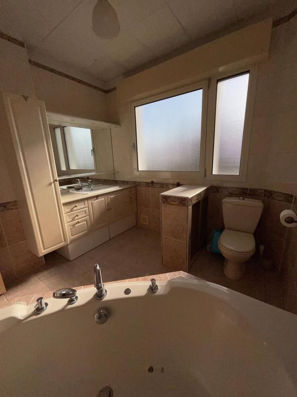 Maison - 137 m² - 5 pièces