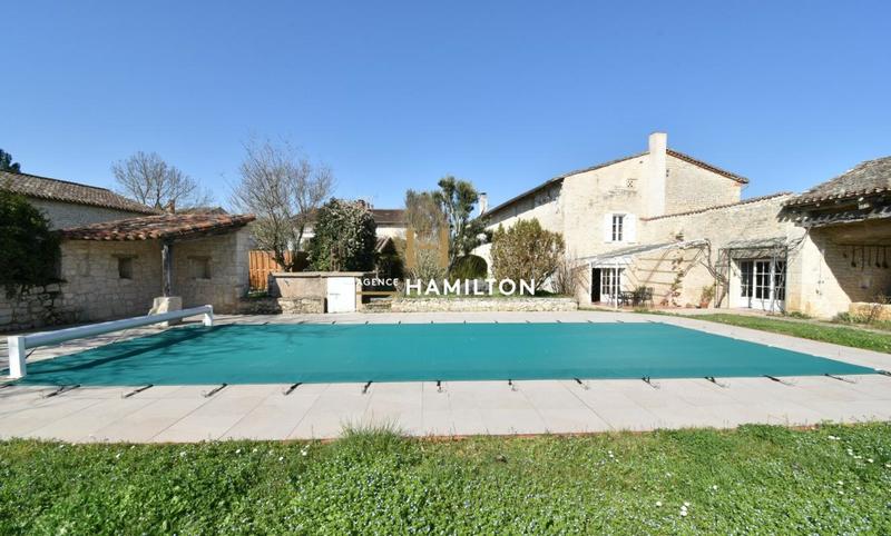 Maison bourgeoise - 312 m² - 8 pièces