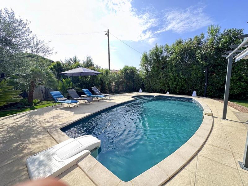 Maison - 142 m² - 5 pièces