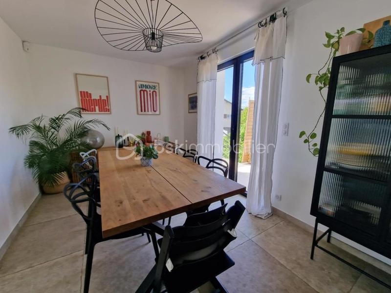 Maison - 94 m² - 5 pièces