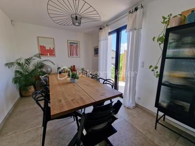 Maison - 94 m² - 5 pièces