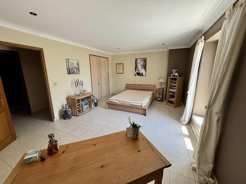 Mas - 195 m² - 5 pièces