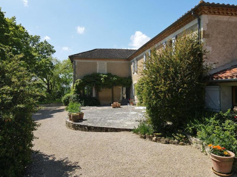 Maison - 394 m² - 10 pièces