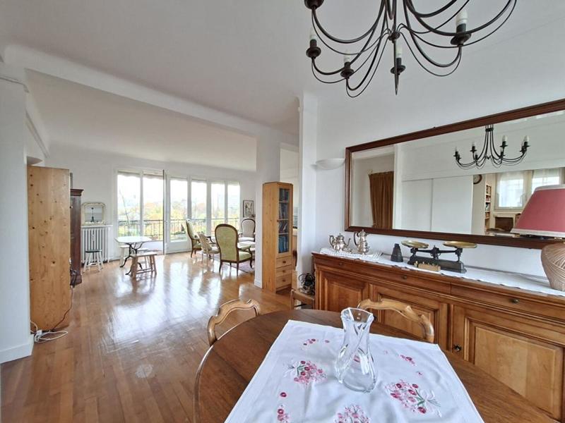 Appartement - 117 m² - 6 pièces