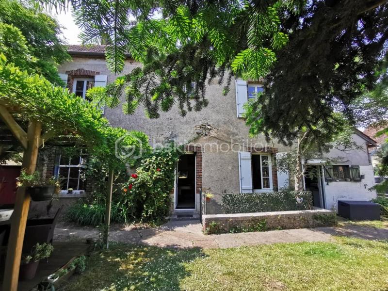 Maison - 212 m² - 7 pièces