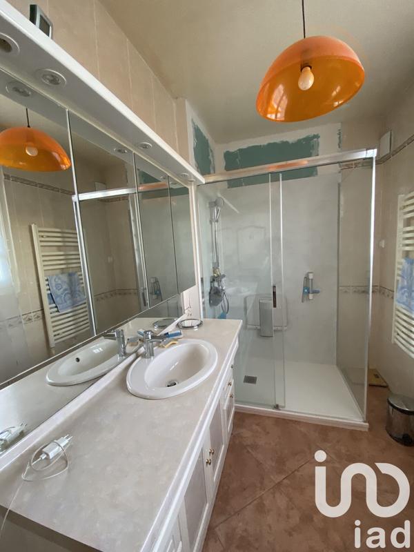 Maison - 230 m² - 10 pièces