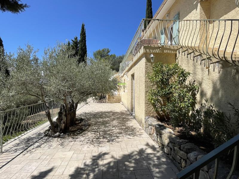 Villa - 130 m² - 6 pièces