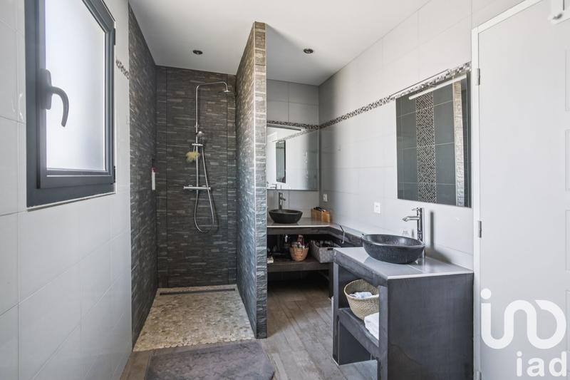 Maison - 282 m² - 5 pièces