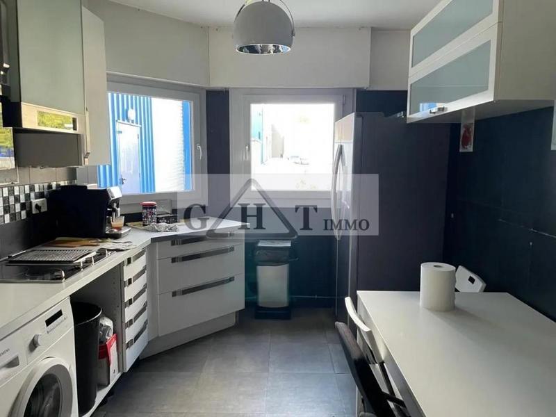 Entrepôt - 3 900 m²