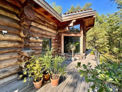 Propriété - 260 m² - 9 pièces