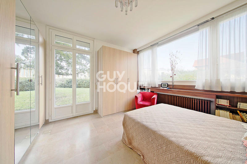 Maison - 261 m² - 13 pièces