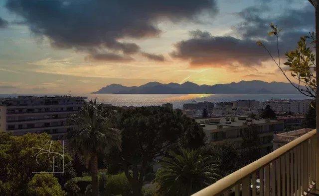 Appartement - 103 m² - 4 pièces