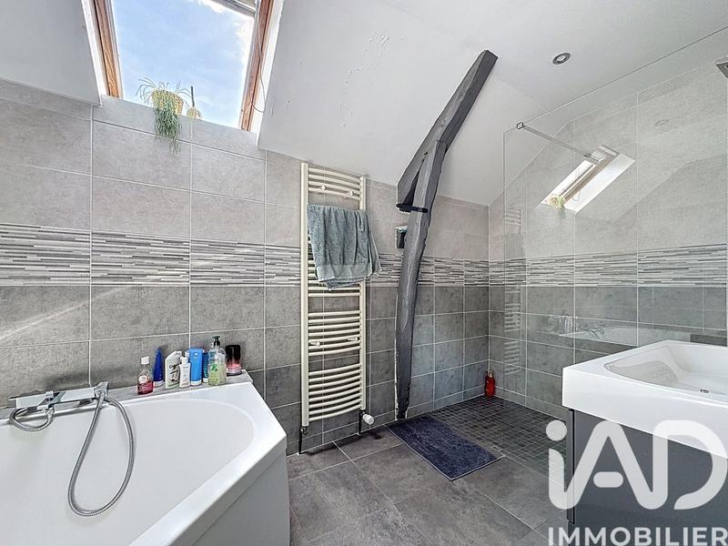 Maison - 246 m² - 9 pièces