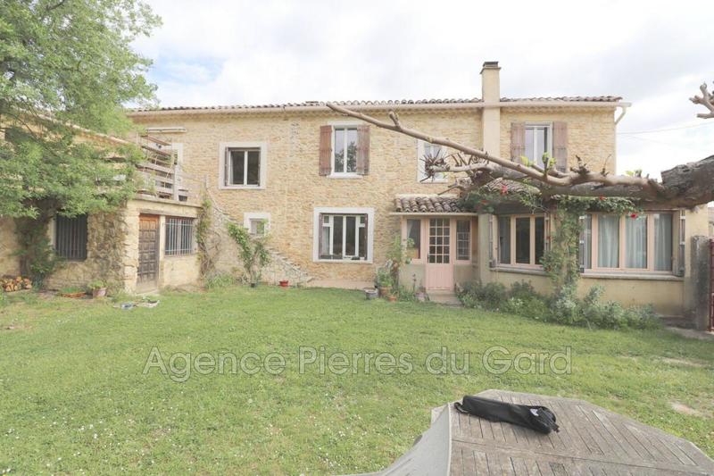 Maison en pierre - 300 m² - 7 pièces