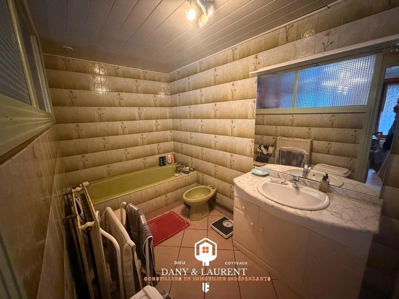 Maison - 200 m² - 8 pièces