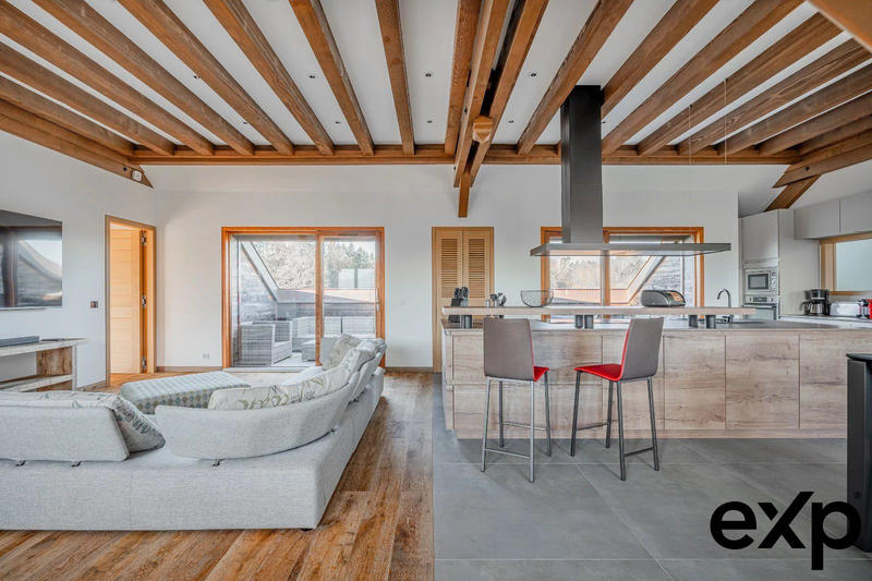 Maison - 393 m² - 12 pièces