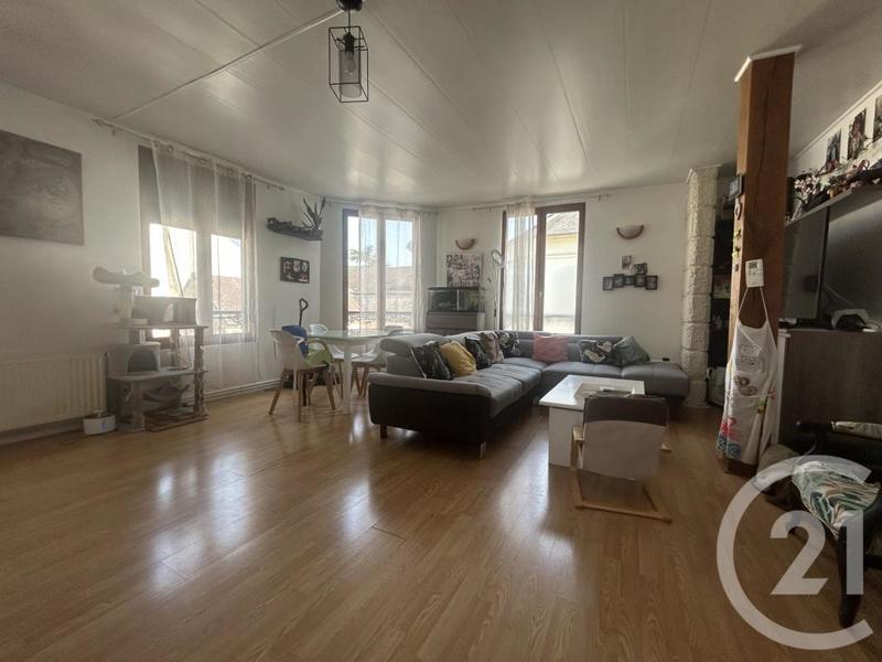 Appartement - 102 m² - 4 pièces