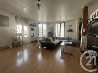 Appartement - 102 m² - 4 pièces