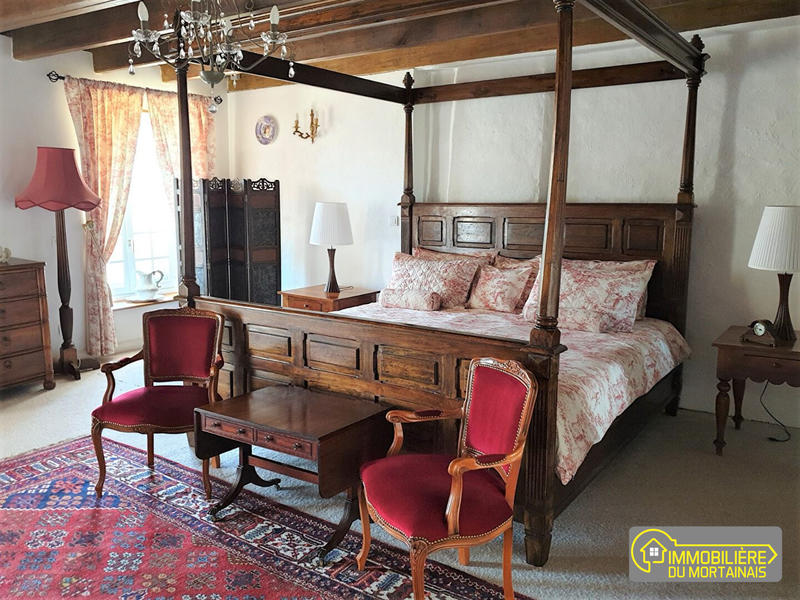 Maison - 330 m² - 7 pièces