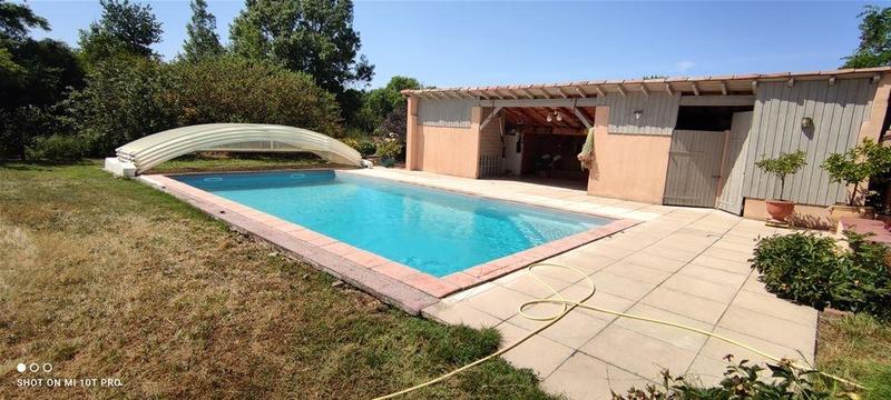 Villa - 219 m² - 10 pièces