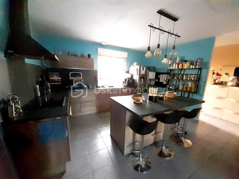 Pavillon - 144 m² - 8 pièces