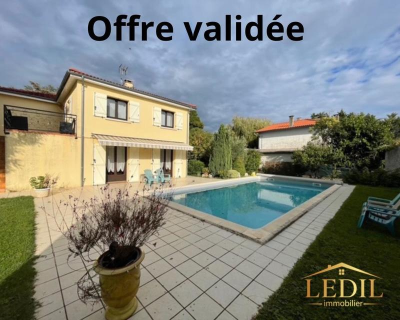 Maison - 97 m² - 5 pièces