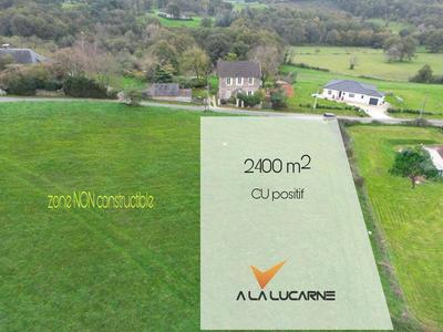 Terrain constructible - 2 403 m²