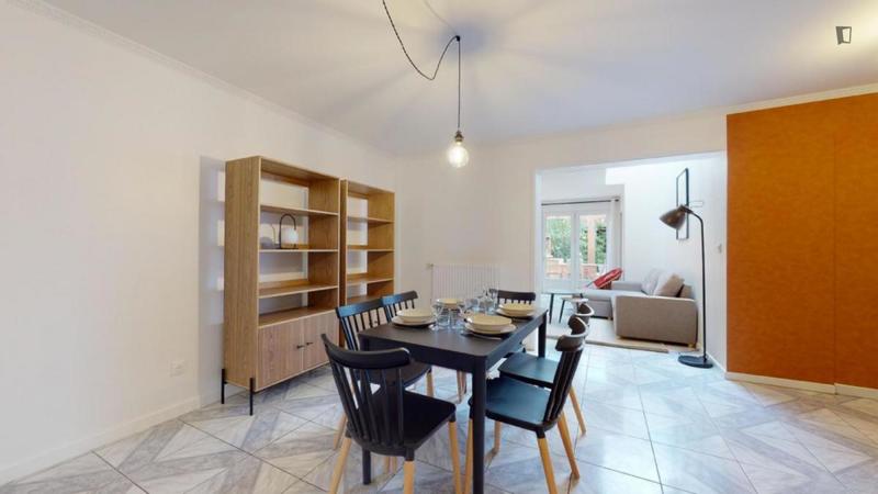 Chambre - 9 m² - 6 pièces