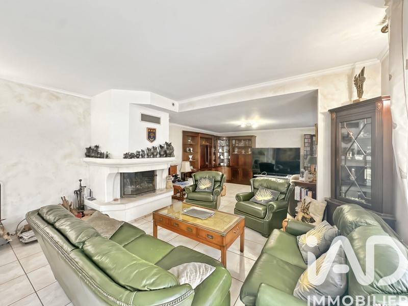 Maison - 190 m² - 8 pièces