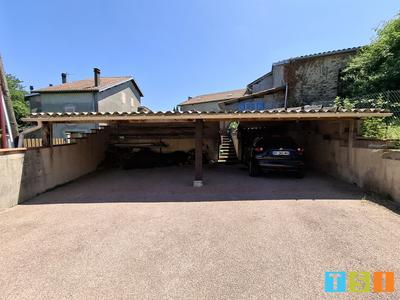 Maison - 270 m² - 6 pièces