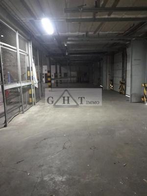 Entrepôt - 2 725 m²