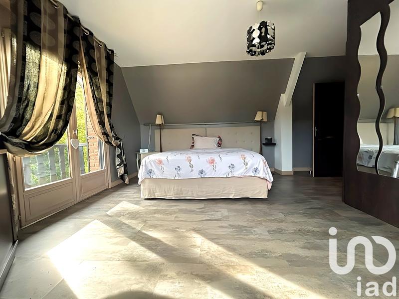 Maison - 199 m² - 9 pièces