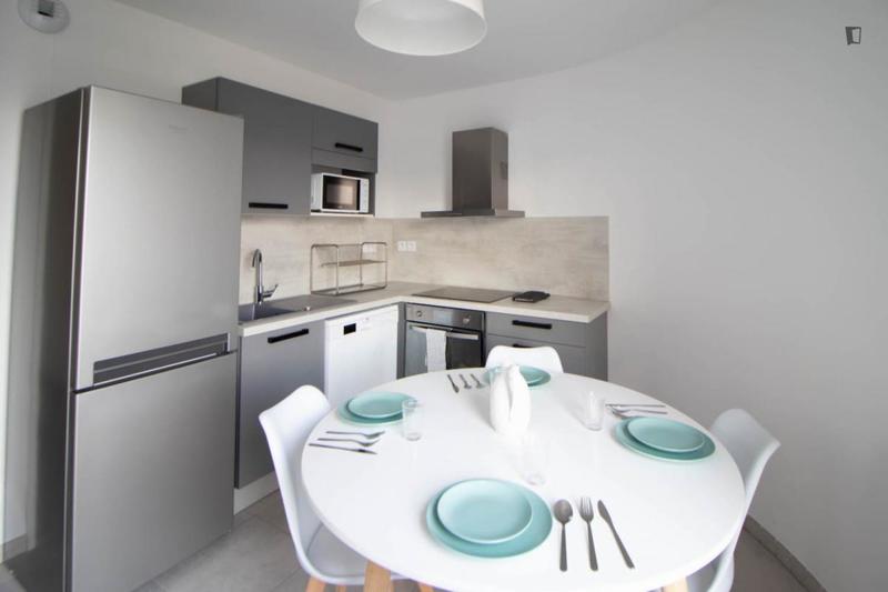 Chambre - 10 m² - 5 pièces