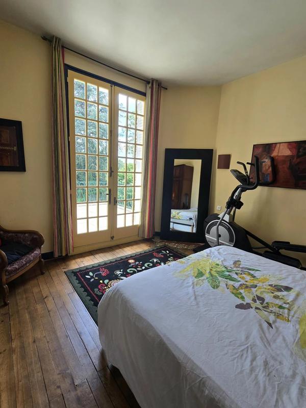 Maison - 290 m² - 9 pièces