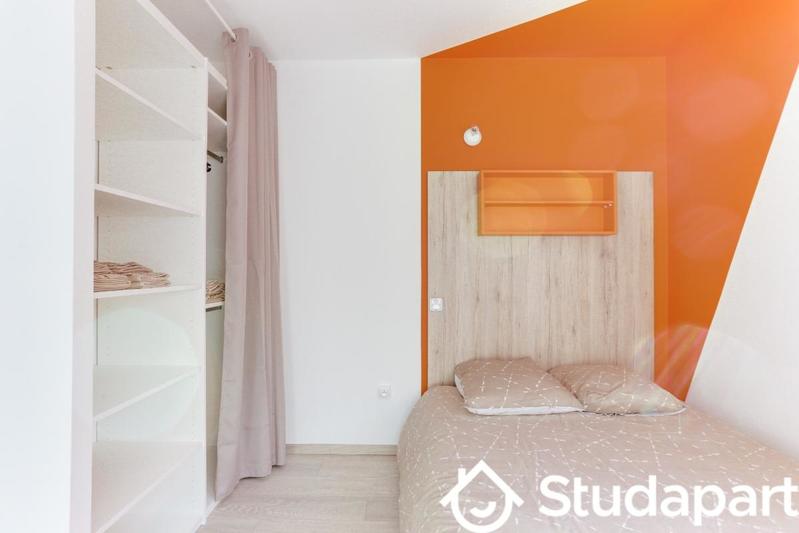 Chambre - 11 m² - 1 pièce