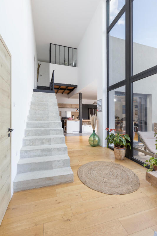 Maison - 265 m² - 6 pièces