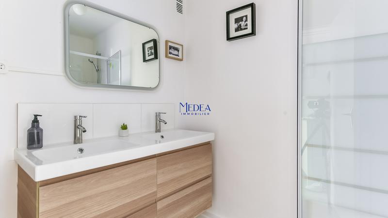 Appartement - 80 m² - 5 pièces