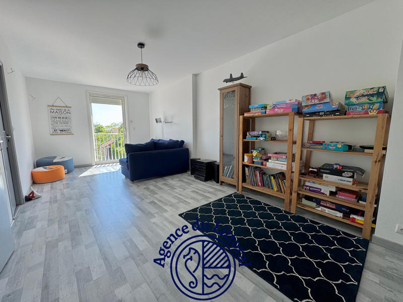 Maison - 210 m² - 8 pièces