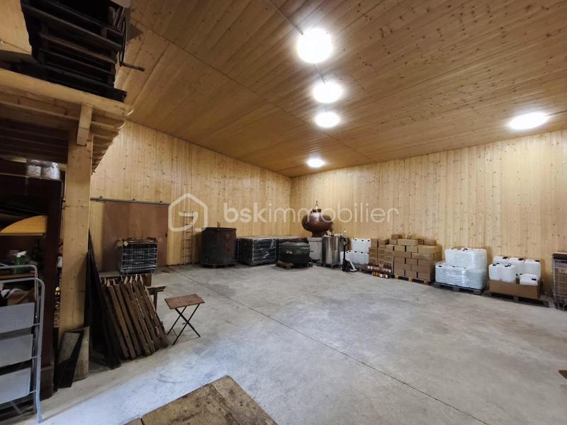 Propriété - 112 m² - 6 pièces