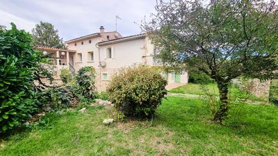 Maison - 162 m² - 8 pièces