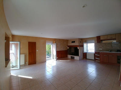 Maison - 98 m² - 4 pièces